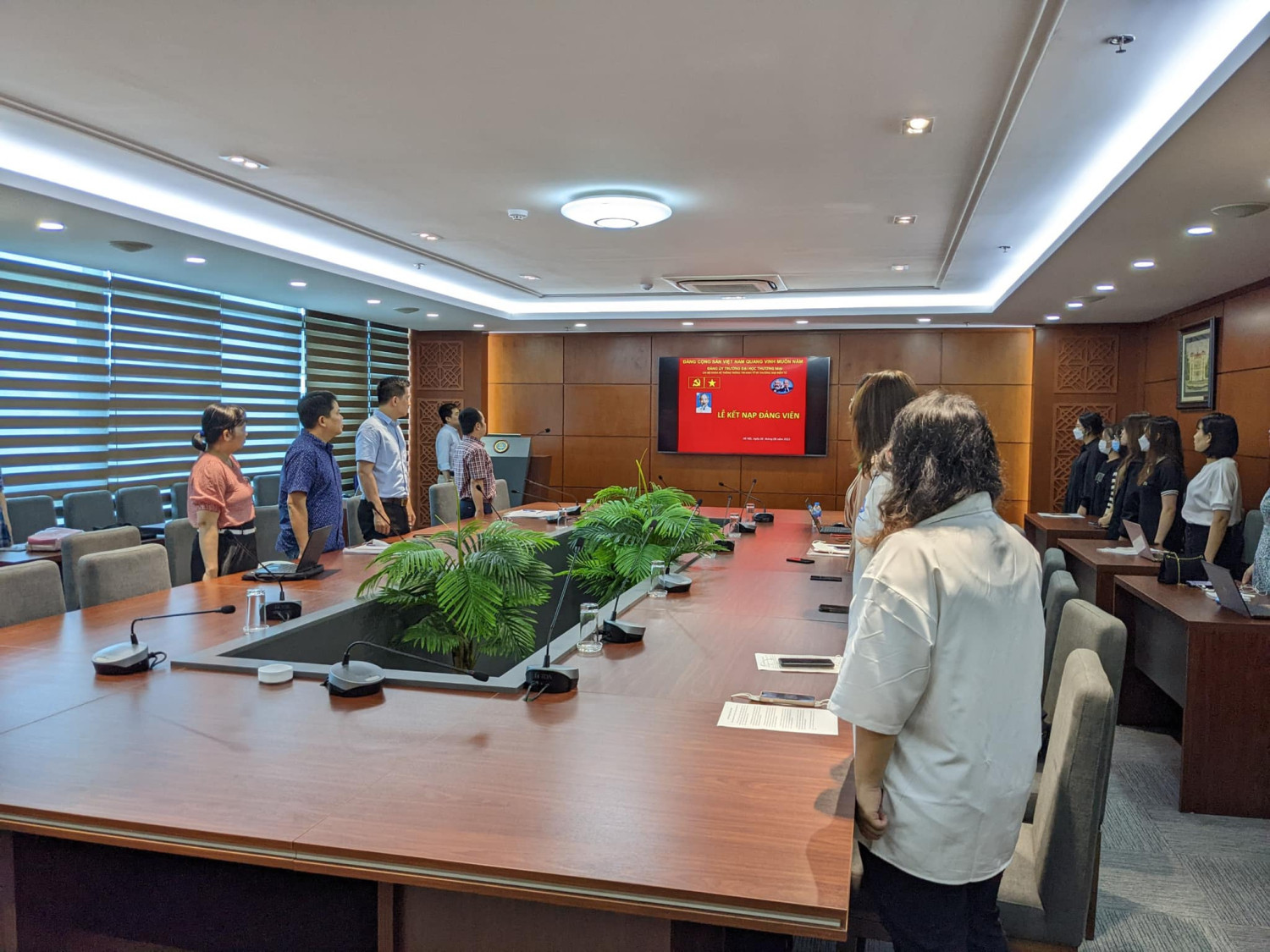 LẾ KẾT NẠP ĐẢNG V&Agrave; TRAO QUYẾT ĐỊNH C&Ocirc;NG NHẬN ĐẢNG VI&Ecirc;N CH&Iacute;NH THỨC TH&Aacute;NG 8 NĂM 2022