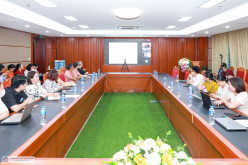 Tọa đàm The World of Literature Reviews