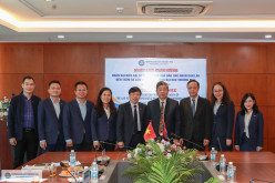 Trường Đại học Thương mại vinh dự đón tiếp đoàn Đại sứ quán nước CHDCND Lào đến thăm và làm việc