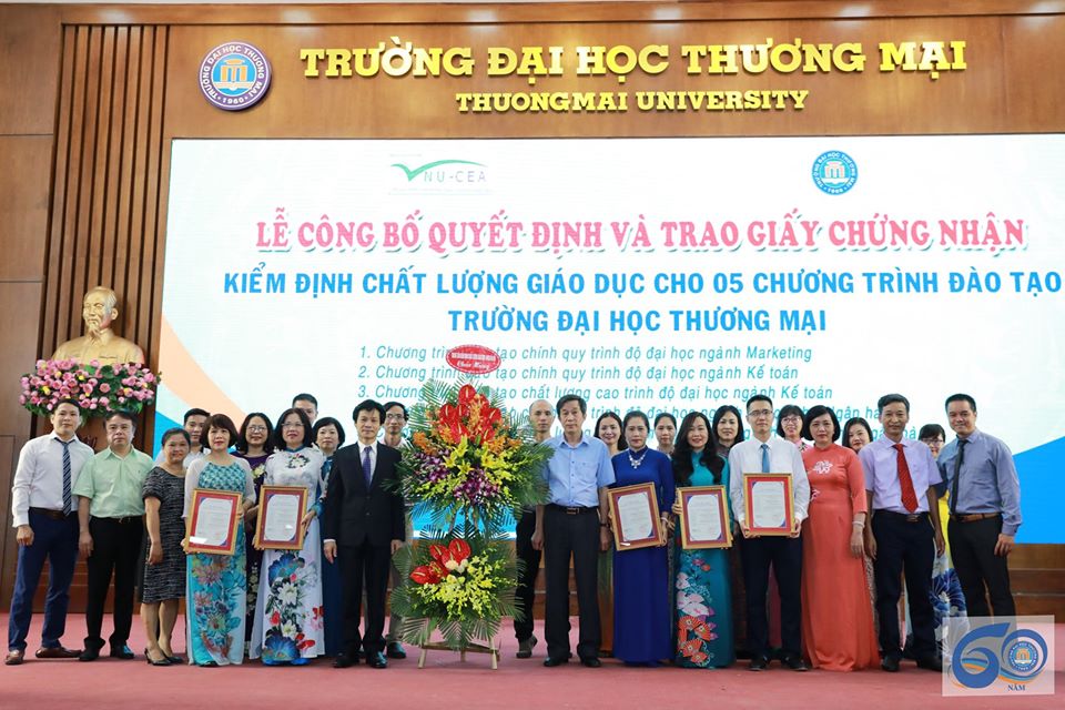 Lễ công bố quyết định và trao giấy chứng nhận kiểm định chất lượng giáo dục trường ĐHTM